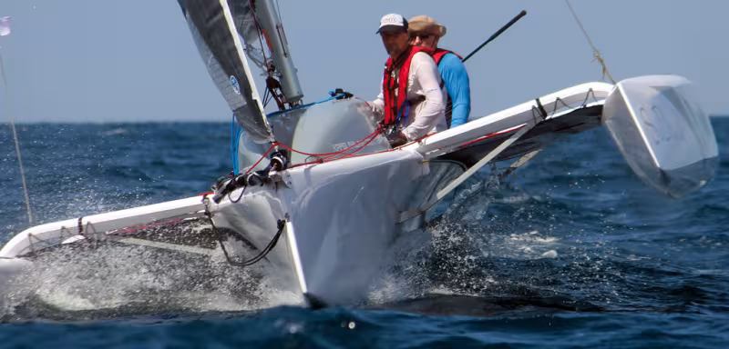 Le Pulse 600 est un trimaran qui ne peut renier ses origines : un vrai Corsair !