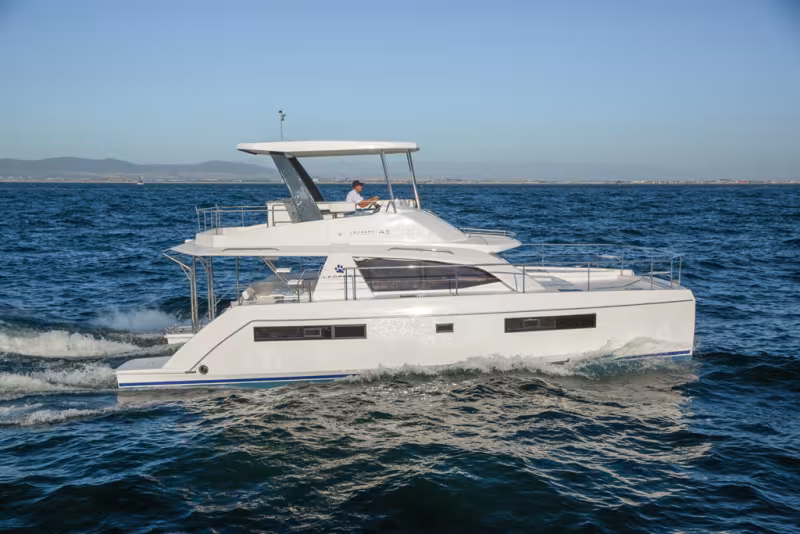 Vidéo : notre essai à bord du catamaran à moteur Leopard 43 PC