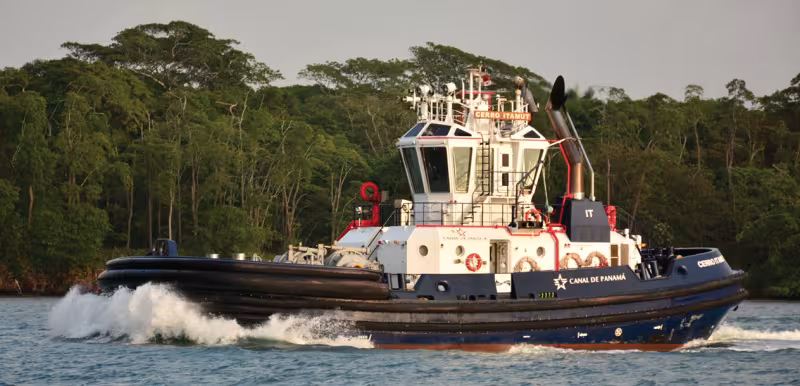 Les puissants remorqueurs du canal de Panama, indestructibles !