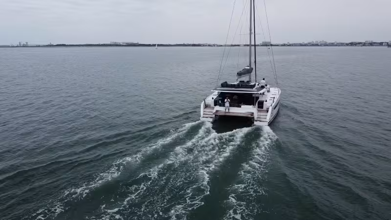 Aura 51 Smart Electric catamaran - Teaser essai en mer - Multicoques Mag
