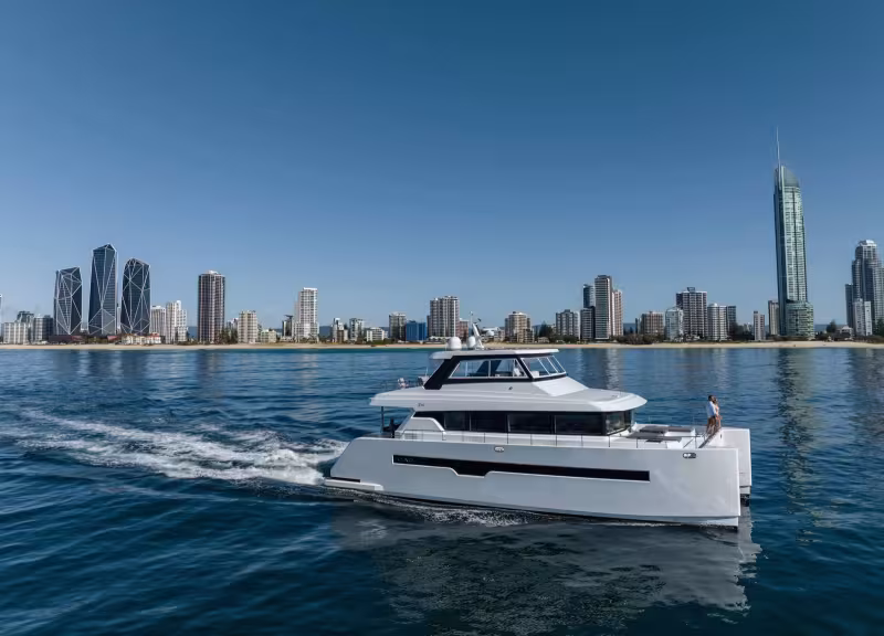 Iliad 62 Powercat - Teaser essai en mer - Multicoques Mag