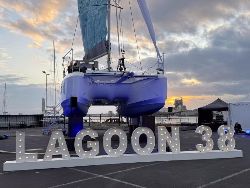 Lagoon 38 Catamaran | Première Mondiale | Multicoques Mag