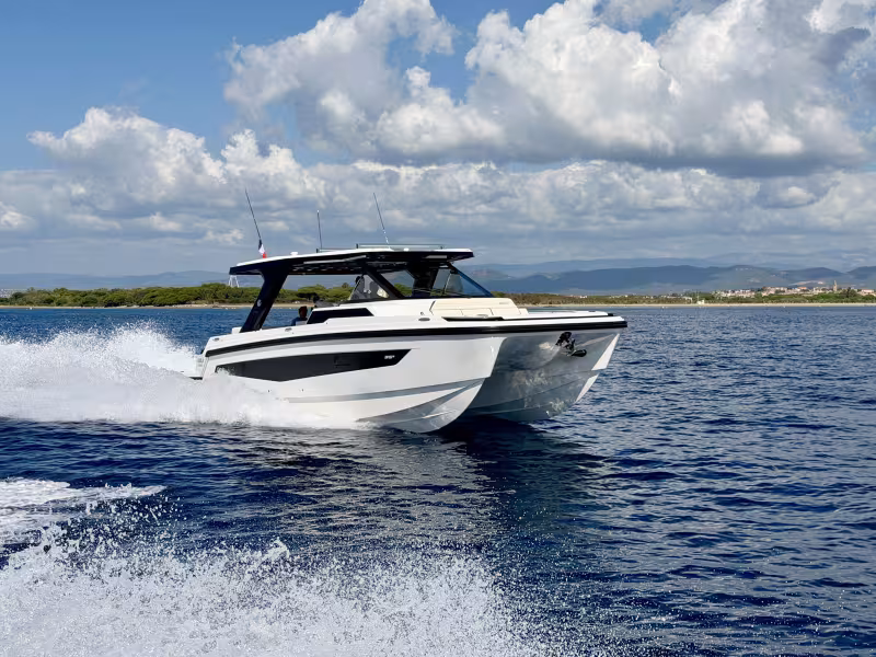 Aquila 35 Sport | Petit par la taille, pas par les sensations ! | Multicoques Mag