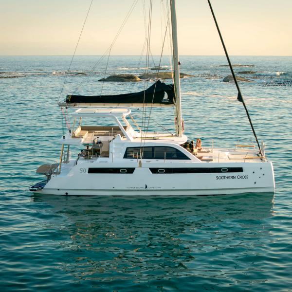 Si le design du nouveau 510 rappelle bien les autres productions de Voyage Yachts comme le 590, le style est tout de même plus moderne.