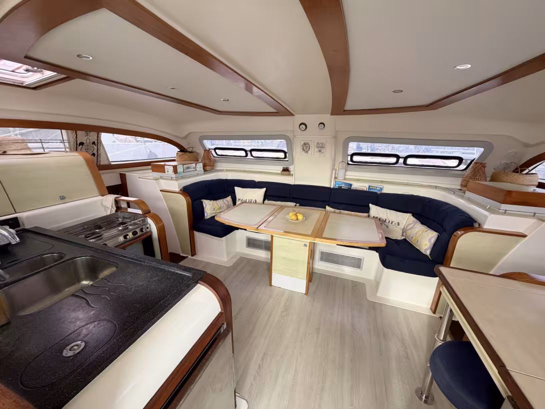 Catana 47