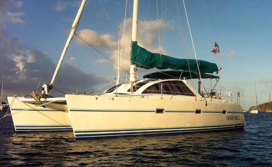 Le Lagoon 37 au moment de sa sortie. Un bateau séduisant qui a véritablement lancé le chantier Lagoon. 