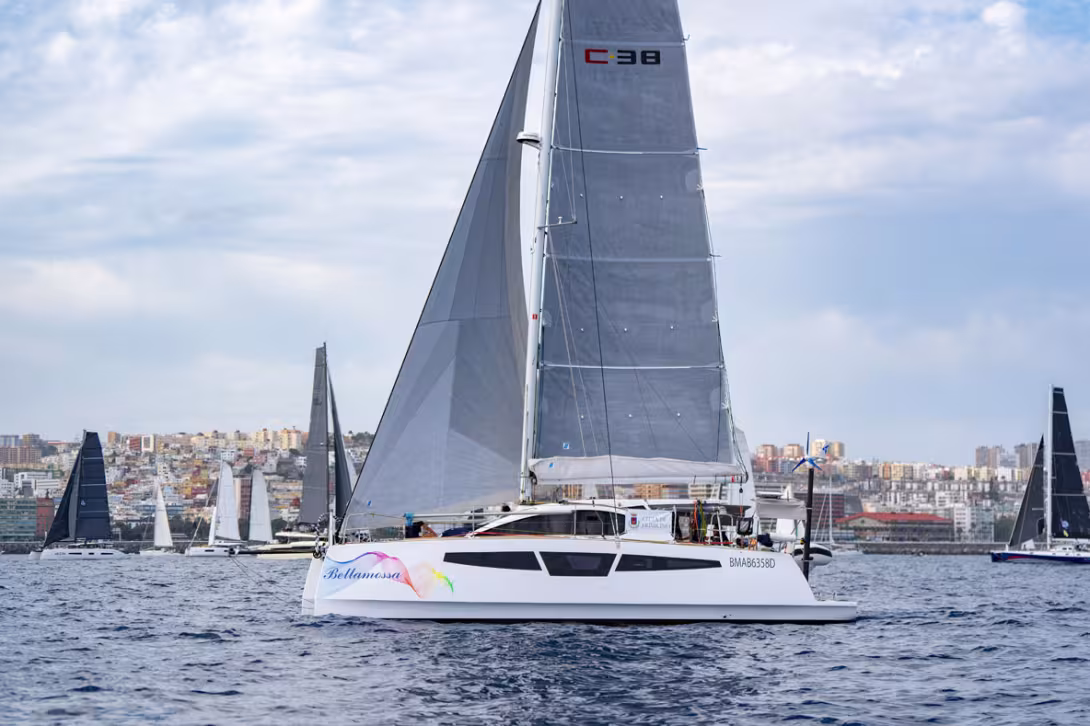 Le premier C-Cat 38 construit était le plus petit multicoque inscrit à l’ARC… ce qui ne l’a pas empêché de se classer premier en temps compensé dans sa classe.