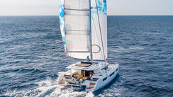 Excess 15 vs Lagoon 50