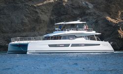 Power 67 Fountaine Pajot