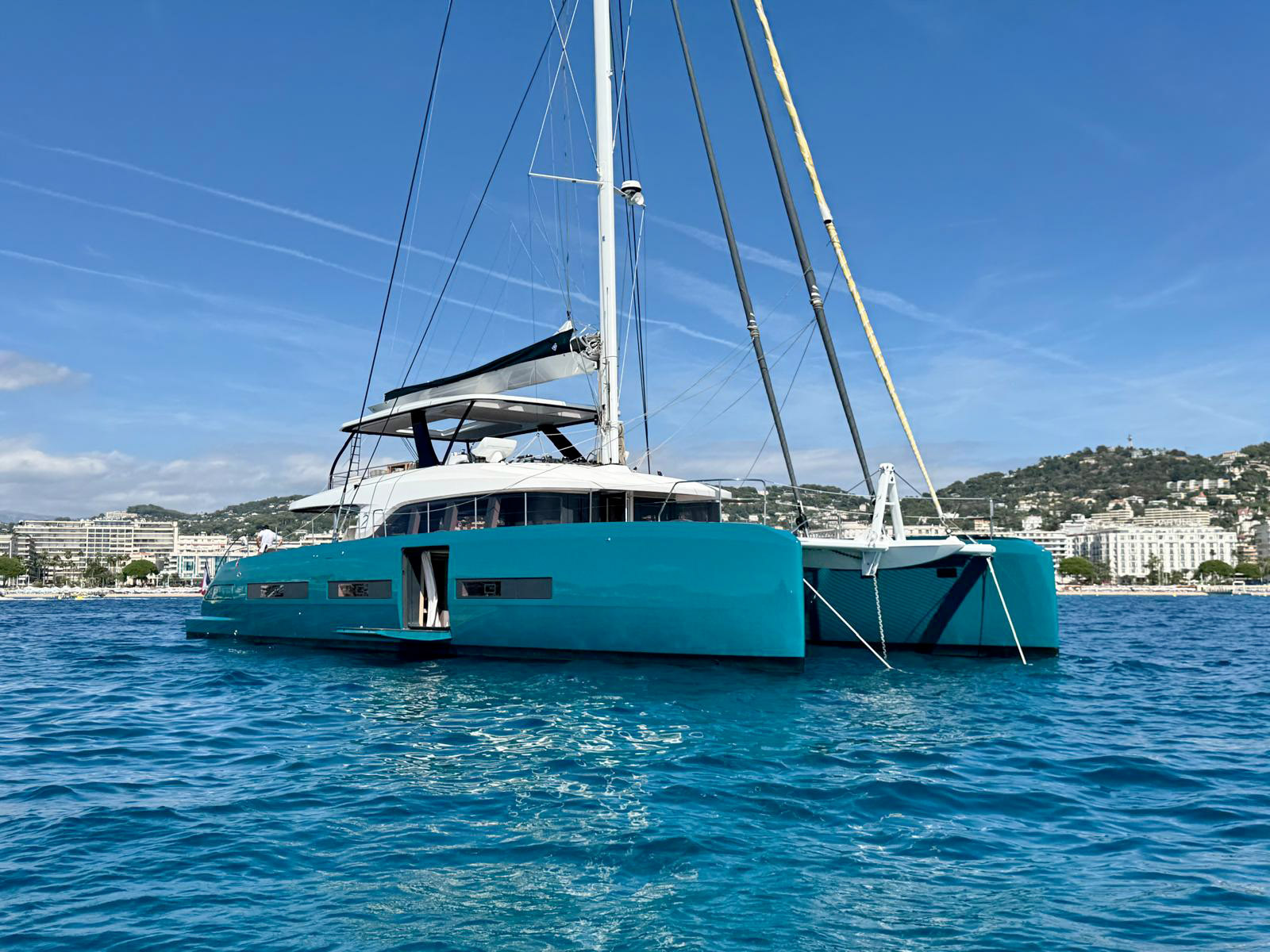 Lagoon Eighty 2 - Le grand luxe sur deux coques - Multiyacht ...