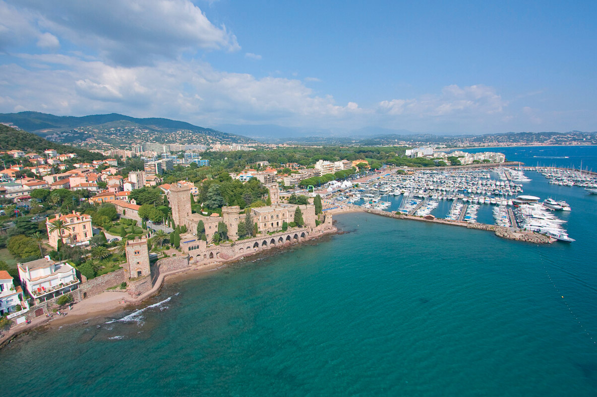 Le début de la construction du château de La Napoule remonte au XIIe siècle. ©Côte d’Azur France/Camille Moirenc