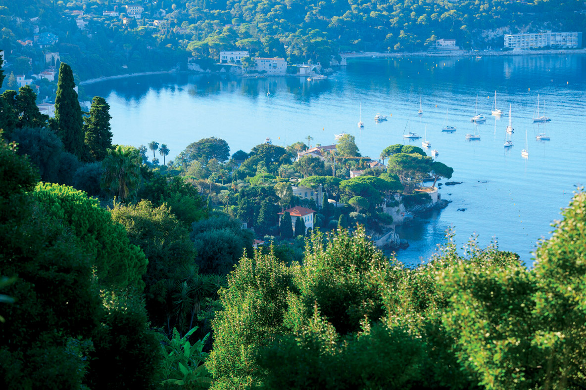 La presqu’île de Saint-Jean-Cap-Ferrat abrite les villas parmi les plus chères du monde. ©Côte d’Azur France/Camille Moirenc