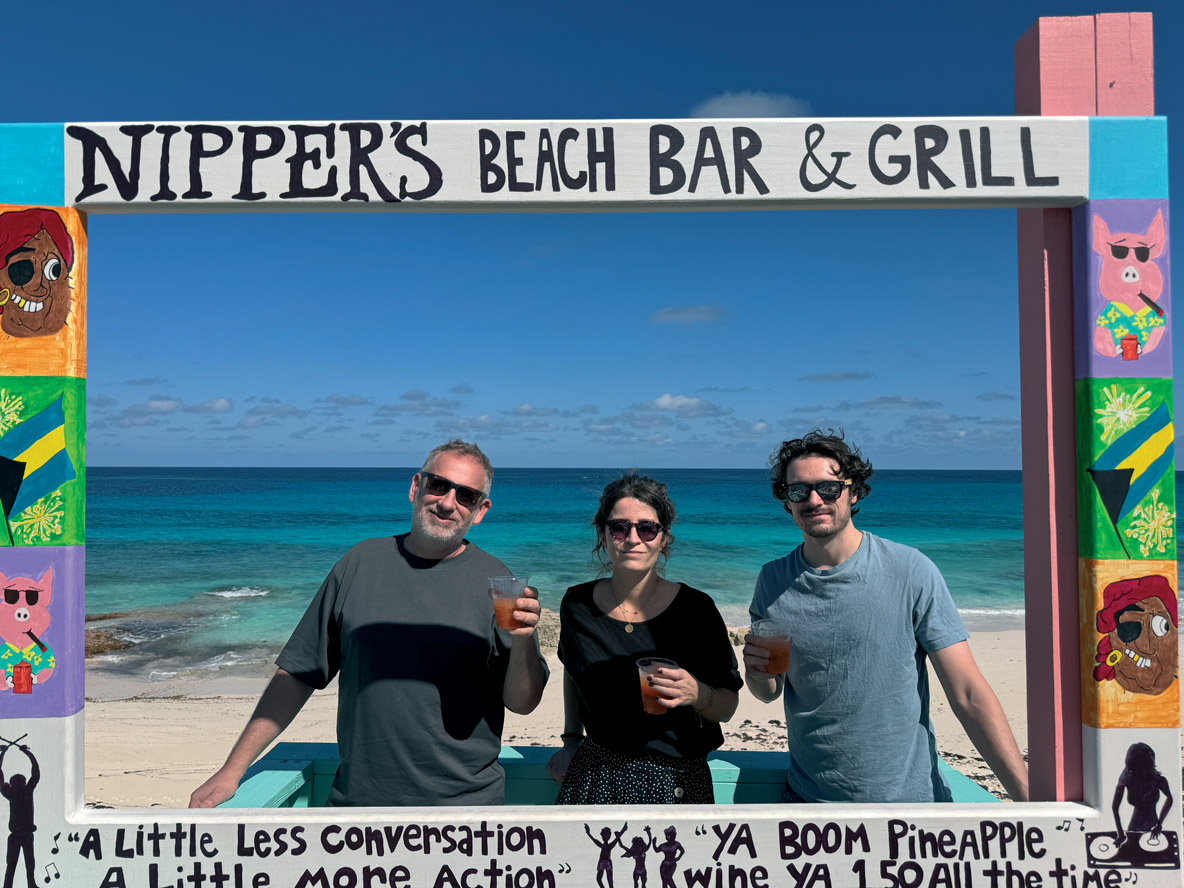 Situé côté océan sur l’île de Great Guana Cay, le fameux Nipper’s Beach est un bar incontournable !